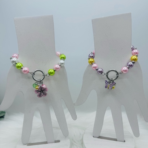 Fashion statement Flower & Butterfly Beaded Bracelet Bundle - Picture 2 of 3